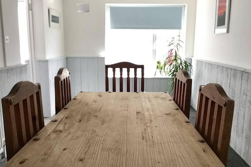 Large 5 Bed 3 Bath House 300 Meters From Beach And Restaurants Newquay  Ngoại thất bức ảnh